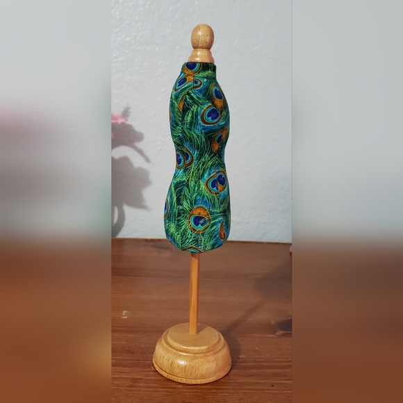 Dritz, dressform pin cushion NIB - Picture 6 of 14